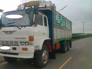 Hino Sumo 227 EM100 ฝาเหลียม 6 เกียร์เดิม ๆ บะเนียม เครื่องแห้งแรงดี สีเก็บบ้างพร้อมวิ่ง