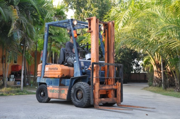 ขายFORKLIFT TOYOTA 5FG 1.5ตันสภาพเดิมๆจากญี่ปุ่น ยังไม่เคยใช้งานในไทย 85,000บาท