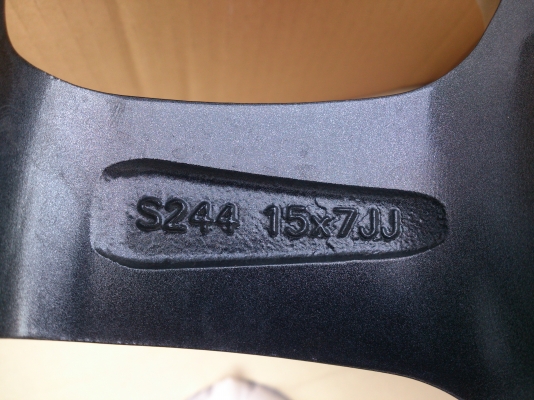 ขายแม็กใหม่ขอบ15 4รู100 กว้าง 7 นิ้ว 4 วง