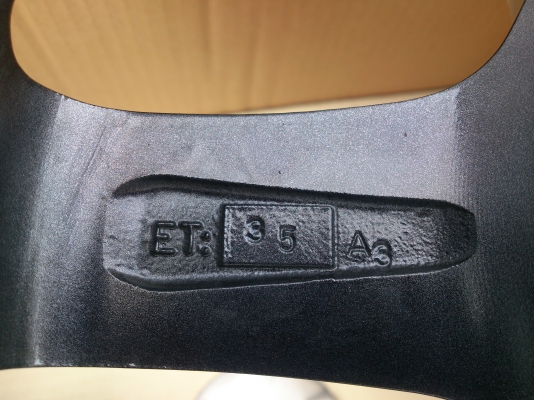 ขายแม็กใหม่ขอบ15 4รู100 กว้าง 7 นิ้ว 4 วง