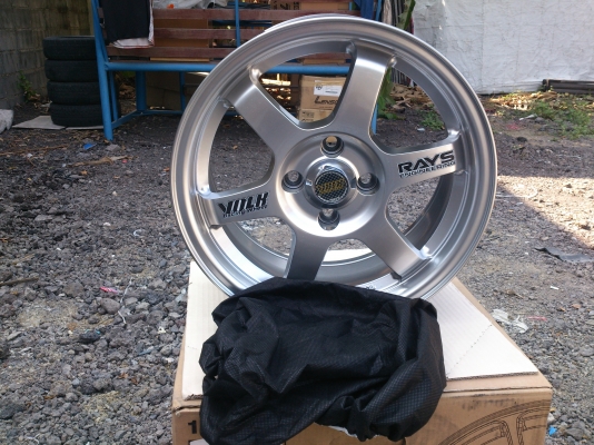 ขายแม็กใหม่ขอบ15 4รู100 กว้าง 7 นิ้ว 4 วง