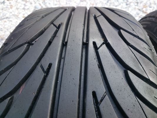 ขายแม็กขอบ15 4รู100 หน้า7หลัง8นิ้ว พร้อมยาง185/45R15 ปี13 ดอกยางสวยลึกเท่ากันสภาพยาง90\% 1 ชุด