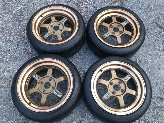 ขายแม็กขอบ15 4รู100 หน้า7หลัง8นิ้ว พร้อมยาง185/45R15 ปี13 ดอกยางสวยลึกเท่ากันสภาพยาง90\% 1 ชุด