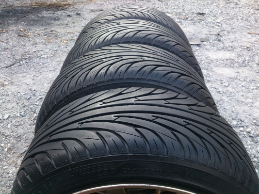 ขายแม็กขอบ15 4รู100 หน้า7หลัง8นิ้ว พร้อมยาง185/45R15 ปี13 ดอกยางสวยลึกเท่ากันสภาพยาง90\% 1 ชุด
