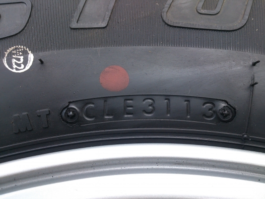 ขายแม๊ก ALL NEW ISUZU ถอดป้ายแดงพร้อมยาง บริสโตน 245/70R16 ยางสัปดาห์ที่31 ปี13 เส้นสีตุ่มหน้ายางอยู่ครบทุกเส้น (สภาพใหม่มาก) จำนวน 1 ชุด