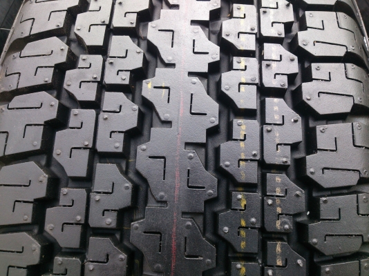 ขายแม๊ก ALL NEW ISUZU ถอดป้ายแดงพร้อมยาง บริสโตน 245/70R16 ยางสัปดาห์ที่31 ปี13 เส้นสีตุ่มหน้ายางอยู่ครบทุกเส้น (สภาพใหม่มาก) จำนวน 1 ชุด