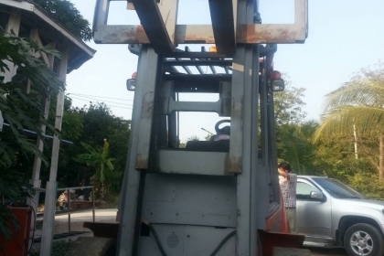 รถโฟลคลีฟขนาดยกใด้6ตันยี่ห้อ LINDE AG ยกใด้สูง5เมตรเครื่องดีเซล