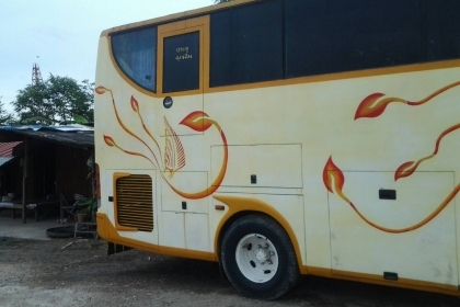 รถบัส HINO VIPชั้นครึ่ง30ที่นั่งแอร์ห้องน้ำ เครื่องHO7Dเทอร์โบ(เครื่่องท้าย)