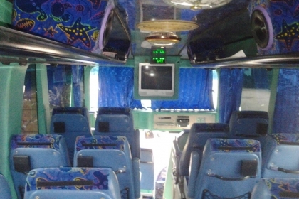 รถบัส HINO VIPชั้นครึ่ง30ที่นั่งแอร์ห้องน้ำ เครื่องHO7Dเทอร์โบ(เครื่่องท้าย)