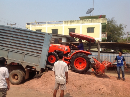 ปัญญาแทรคเตอร์มาแล้ว...จัดมาตามคำเรียกร้อง คูโบต้า L3608 ใบมีดคานล่าง  ผาน6x22 โรตาลี่ตราช้าง 163 อุปกรณ์ 3 ชิ้นเลย จัดส่ง ต.ไตรตรึงค์ อฺเมือง จ.กำแพงเพชร