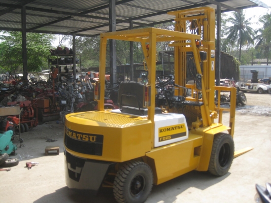 ขายรถยกKOMATSU FORKLIFT FD25-10 เสา4เมตร มีงาสามพร้อมใช้งาน ขายรถยกKOMATSU FORKLIFT FD25-10 เสา4เมตร มีงาสามพร้อมใช้งาน