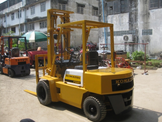 ขายรถยกKOMATSU FORKLIFT FD25-10 เสา4เมตร มีงาสามพร้อมใช้งาน ขายรถยกKOMATSU FORKLIFT FD25-10 เสา4เมตร มีงาสามพร้อมใช้งาน
