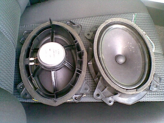 ...ต้องการขายดอกลำโพงติดมากับรถ ISUZU ALLNEW 2013 สภาพดี สนใจโทรมาเลยคราฟมี 1 คู่เท่านั้น