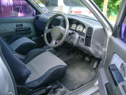 NISSAN FRONTIER CAB 4 WD BENZIN 2.4 จากโรงงาน LPG