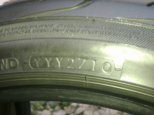 ขายยาง Yokohama japan 265/35/18 ปี10 ดอกหนา 1 คู่