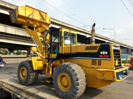 รถตักล้อยาง WA400-1-20167  สภาพสวย นำเข้าจากญี่ปุ่น ยังไม่เคยใช้งานในไทย  โทร. 081-373-0559