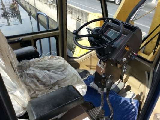 รถตักล้อยาง WA400-1-20167  สภาพสวย นำเข้าจากญี่ปุ่น ยังไม่เคยใช้งานในไทย  โทร. 081-373-0559