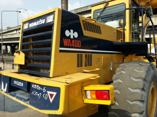 รถตักล้อยาง WA400-1-20167  สภาพสวย นำเข้าจากญี่ปุ่น ยังไม่เคยใช้งานในไทย  โทร. 081-373-0559