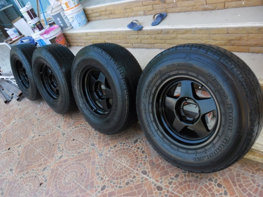 ขายล้อ bradley สีดำ พร้อมยางnitto 265/70/16 ปี 11 ขายล้อ bradley สีดำ พร้อมยางnitto 265/70/16 ปี 11