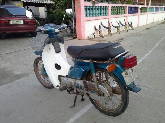 C900รุ่นทองขาวรุ่นแรกทะเบียนโอนเดิมๆขายถูกๆ7800บาท