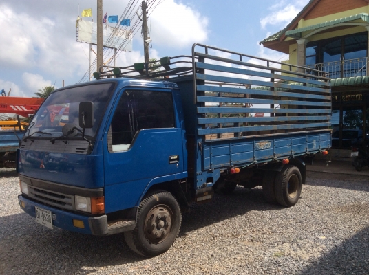 รถ 6 ล้อ MITSUBISHI
