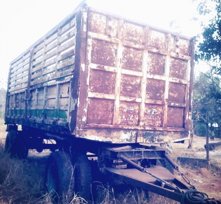 **270,000 บ.ต่อรอง**ขายลูกพ่วง 2คานไม่ดั้ม กระบะเหล็กคอกเกษตร ช.ทวี 6.0ม. เอกสารม.79 ยางดี4เส้น รถจอดไม่ได้ใช้งาน สีสันพอใช้ กระบะสภาพดี พื้นดี ข้างดี สีมีลอกมีสนิม บ้าง ขายตามสภาพ ราคาเบาๆ ราคาต่อรองได้เด้อ พี่น้องครับ