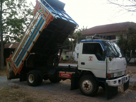 ขายรถ 6 ล้อดั้ม Mitsubushi Canter เครื่อง 4D32 110 แรง ทะเบียน ม.79