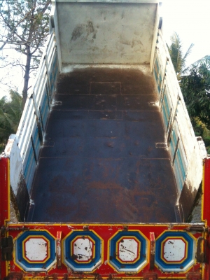 ขายรถ 6 ล้อดั้ม Mitsubushi Canter เครื่อง 4D32 110 แรง ทะเบียน ม.79