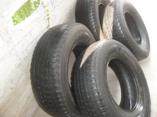 ยาง BRIDGESTONE 265/70R16 ปี11 สวยๆ 4 เส้น ราคา 3300 บาท ยาง BRIDGESTONE 265/70R16 ปี11 สวยๆ 4 เส้น ราคา 3300 บาท