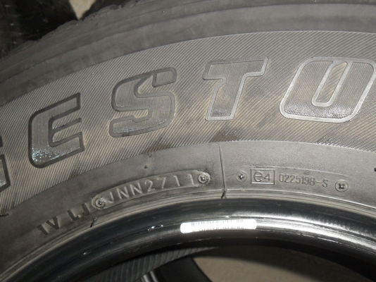 ยาง BRIDGESTONE 265/70R16 ปี11 สวยๆ 4 เส้น ราคา 3300 บาท ยาง BRIDGESTONE 265/70R16 ปี11 สวยๆ 4 เส้น ราคา 3300 บาท