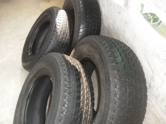 ยาง BRIDGESTONE 265/70R16 ปี11 สวยๆ 4 เส้น ราคา 3300 บาท ยาง BRIDGESTONE 265/70R16 ปี11 สวยๆ 4 เส้น ราคา 3300 บาท