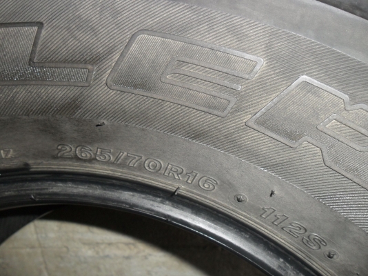 ยาง BRIDGESTONE 265/70R16 ปี11 สวยๆ 4 เส้น ราคา 3300 บาท ยาง BRIDGESTONE 265/70R16 ปี11 สวยๆ 4 เส้น ราคา 3300 บาท