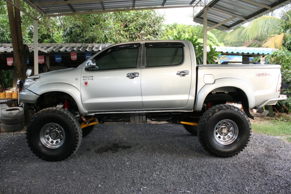 Sale Vigo 3000cc. By 44X4 ราคาพิเศษ คอยสปริงหน้า/หลัง