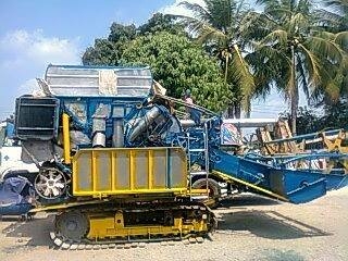 **920,000 บ.ต่อรอง**ขายรถเกี่ยว เกษตรพัฒนา รุ่น จ้าวช้างไวไฟ ปี50 อุ้มเลส2.5ตัน แบบปรับระดับ ตัวเดิน12ht เครื่อง6d17 turbo ปั้มแฝดอีตั้นเบอร์23 เครื่องแน่นดี แรง ช่วงล่างดีใบแทรกดี รถทำงานปกติ พร้อมใช้ พร้อมลุยงาน ราคาต่อรองได้เด้อ พี่น้องครับ