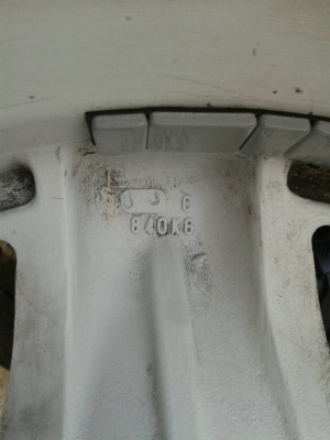 ขาย BF KM2 ขนาด265/75R16พร้อมล้อ