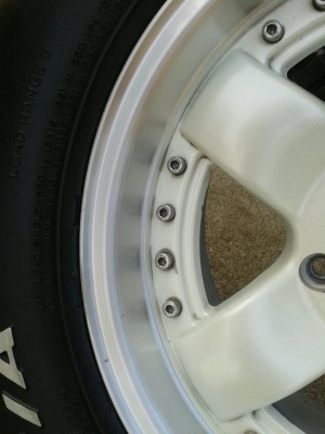 ขาย BF KM2 ขนาด265/75R16พร้อมล้อ