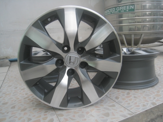 ล้อแม็กมือสอง Accord G8 17"x7.5" et55 5รู114.3 ล้อทำสีมาใหม่ครับ ไม่มีซ่อม ไม่มีดุ้งครับ สนใจติดต่อเล็กคลองสามครับ (081-3747940)