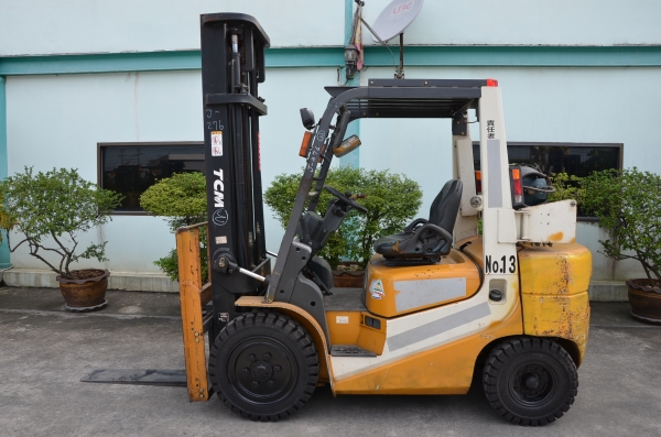 ขาย Tcm FG30T6 เบนซิน Nissan H25 ออโต้	3 ตัน ยกสูง	4 เมตร