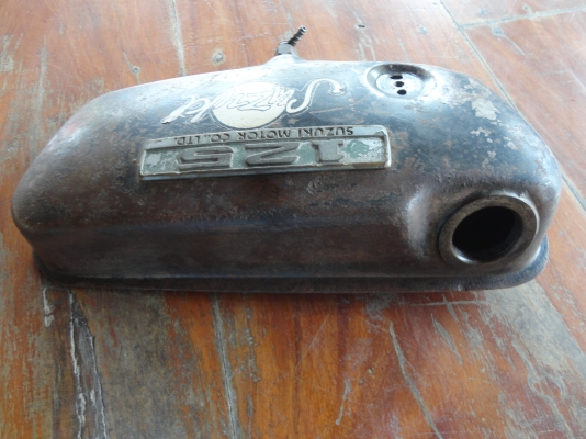 ขายฝากระเป้าข้าง  Suzuki 125-M.2 แท้  สนใจโทร.081-005-8785