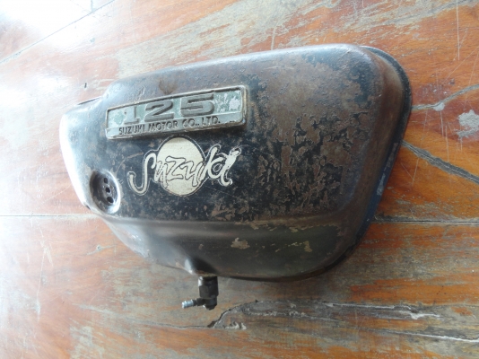 ขายฝากระเป้าข้าง  Suzuki 125-M.2 แท้  สนใจโทร.081-005-8785