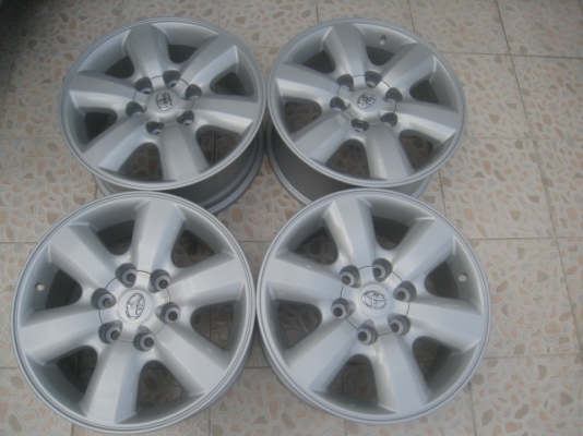 ขายล้อแม็กมือสอง Toyota Vigo 17"x7.5" et30 6รู139.7 ล้อทำสีมาใหม่ครับ ไม่มีซ่อม ไม่มีดุ้งครับ  สนใจติดต่อเล็กคลองสามครับ (081-3747940)