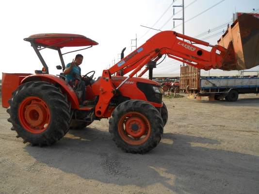 ขายรถแทรกเตอร์ คูโบต้า รุ่น M8540 มือสอง สักคัน