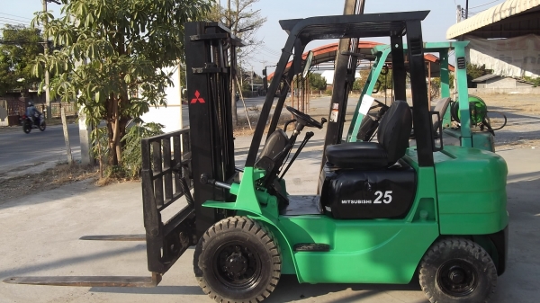 ขายรถฟอร์คลิฟท์ MITSUBISHI FD 25 งาฮิ้งฟอร์ค ( งากระดกได้ ) ขายรถฟอร์คลิฟท์ MITSUBISHI FD 25 งาฮิ้งฟอร์ค ( งากระดกได้ )