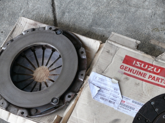 ขาย คลัทช์พร้อมหวีกดคลัทช์ D max ขาย คลัทช์พร้อมหวีกดคลัทช์ D max