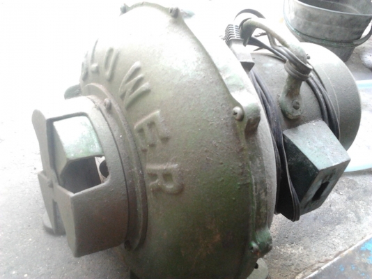 ขายพัดลมโบลเวอร์รู 4 นิ้ว