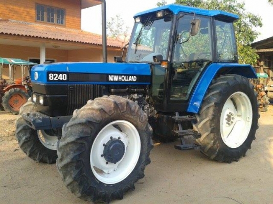ขาย FORD NEW HOLLAND 8240 780,000 บาท ขาย FORD NEW HOLLAND 8240 780,000 บาท