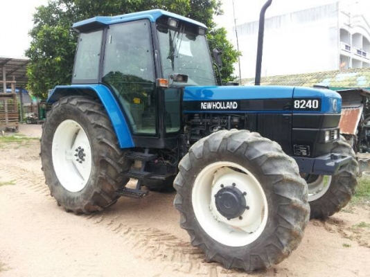ขาย FORD NEW HOLLAND 8240 780,000 บาท