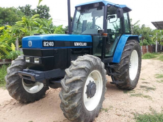 ขาย FORD NEW HOLLAND 8240 780,000 บาท