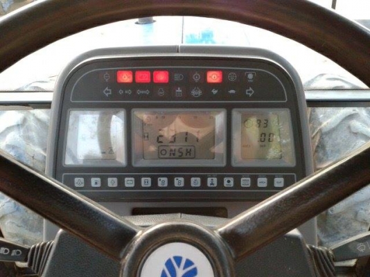 ขาย FORD NEW HOLLAND 8240 780,000 บาท ขาย FORD NEW HOLLAND 8240 780,000 บาท
