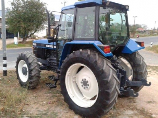 ขาย FORD NEW HOLLAND 8240 780,000 บาท